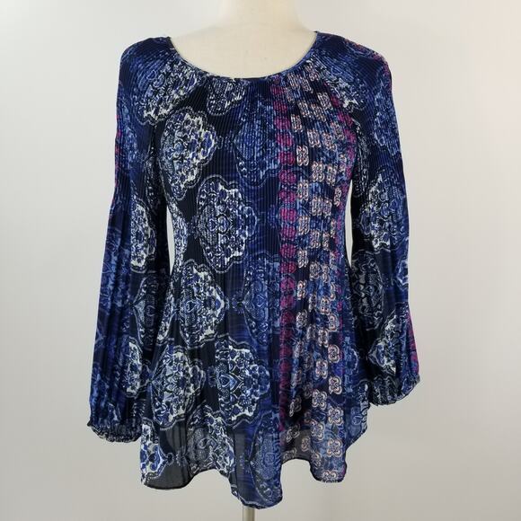 Melissa Paige Blue Pink Accordion Pleated Boho Top Tie Neck Button Cuff Size MP - Picture 1 of 5